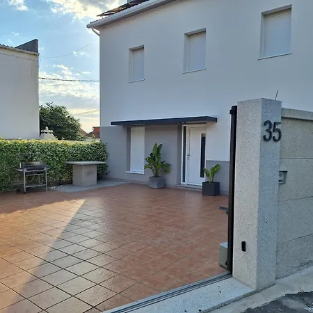 アパート A Casa Do Lago ポンテベドラ